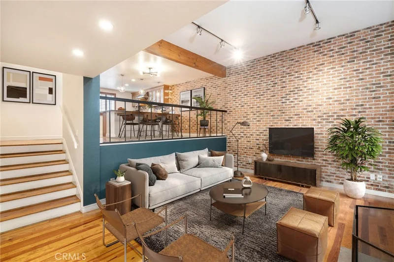 4233 W Sarah Street 27, Burbank, CA 91505