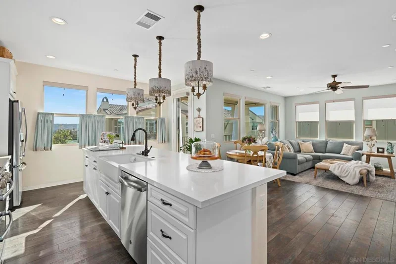 1137 Calle Obsidiana #1, Chula Vista, CA 91913