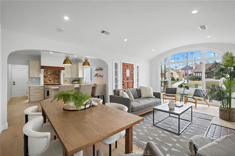 5512 S Rimpau Boulevard, Los Angeles, CA 90043