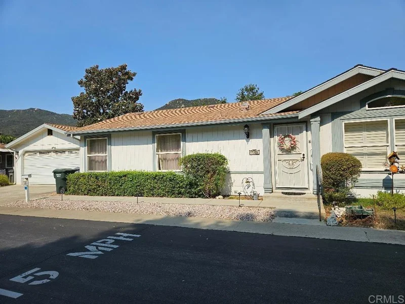 8975 Lawrence Welk Drive 100, Escondido, CA 92026