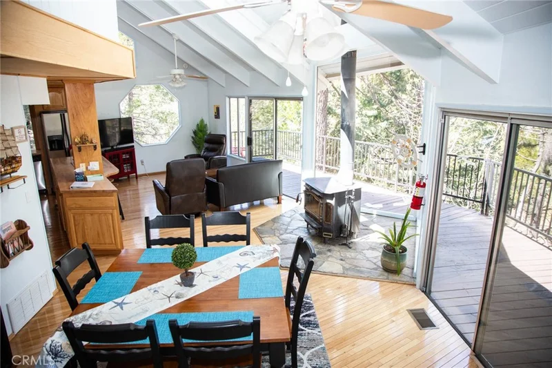 191 Grass Valley Road, Lake Arrowhead, CA 92352