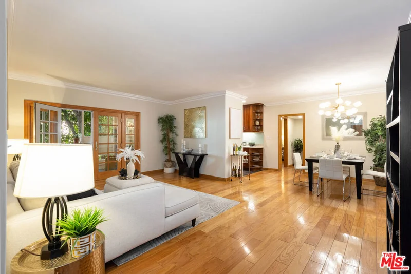 8550 Holloway Drive 201, West Hollywood, CA 90069