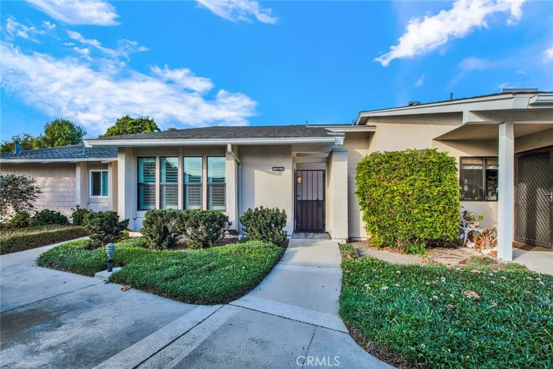 8606 Solano Circle B-1003, Huntington Beach, CA 92646
