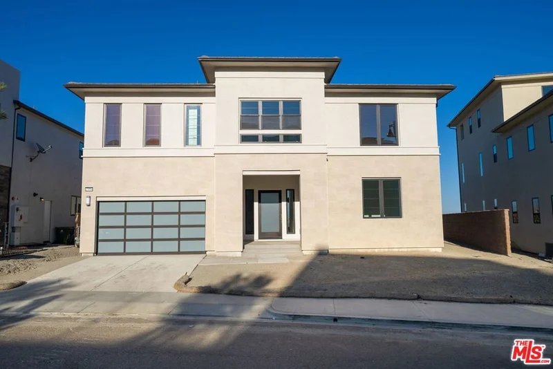 11830 N Hillsborough Lane, Porter Ranch, CA 91326