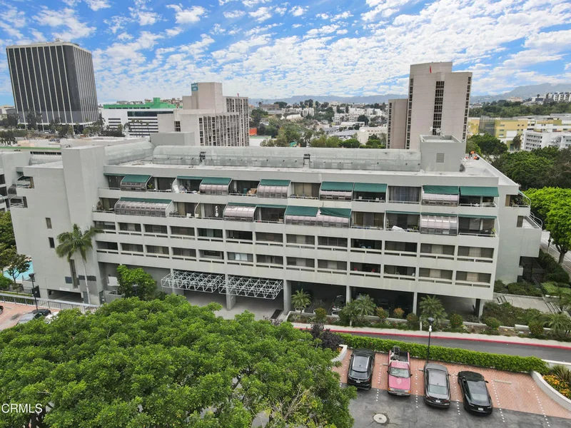 880 W 1st Street 527, Los Angeles, CA 90012