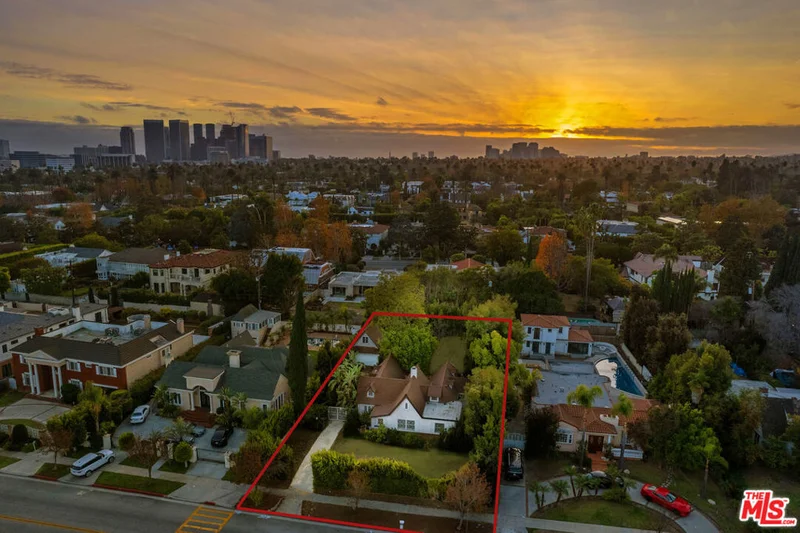 623 N Rexford Drive, Beverly Hills, CA 90210