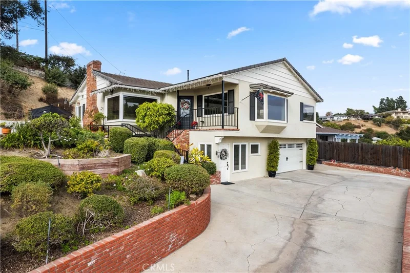 909 Cavanagh Road, Glendale, CA 91207