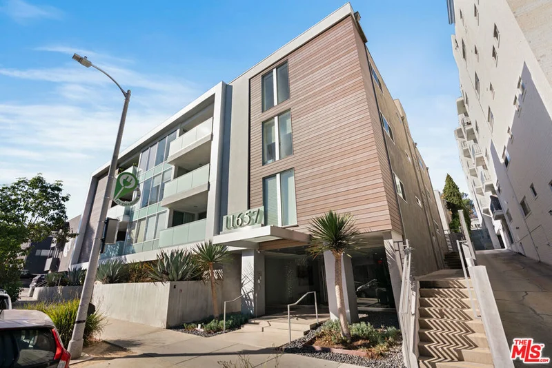 11657 Chenault Street 301, Los Angeles, CA 90049