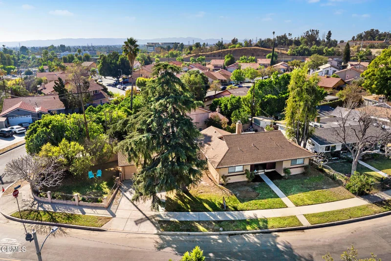 11741 Pearwood Avenue, Sylmar, CA 91342