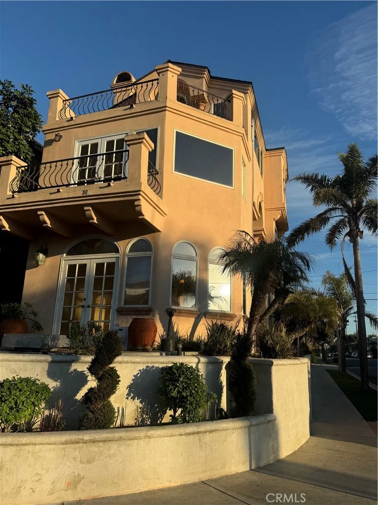 302 18th Street, Huntington Beach, CA 92648
