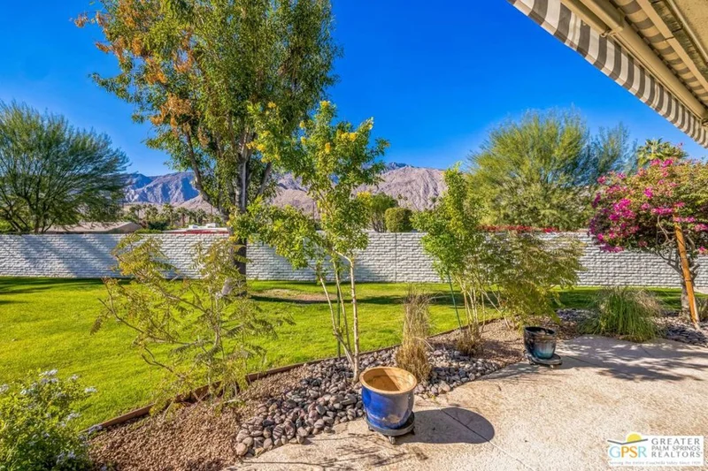 1009 Saint Thomas Circle, Palm Springs, CA 92264