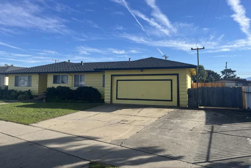 1050 John Street, Salinas, CA 93905