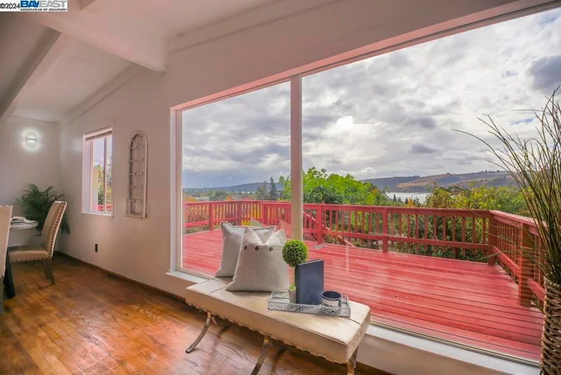 101 Carolina Dr, Benicia, CA 94510