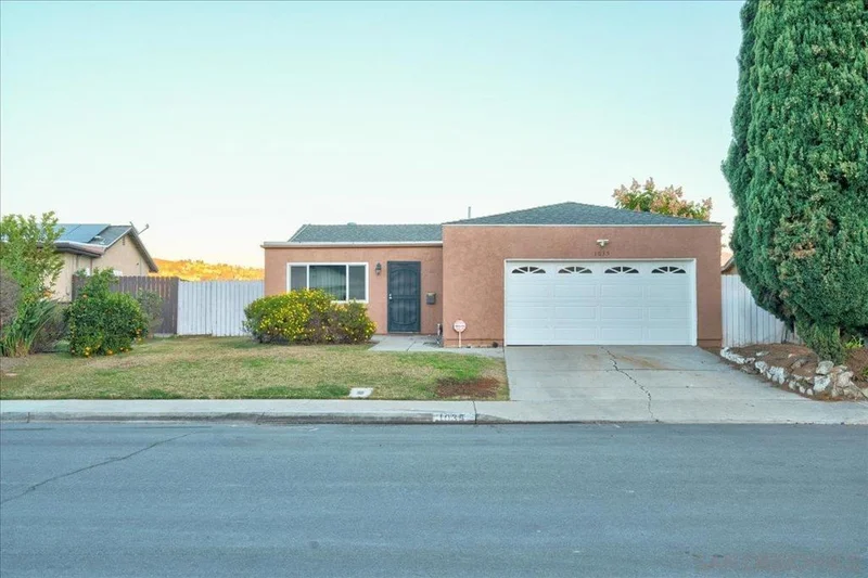 1035 Worthington St, San Diego, CA 92114