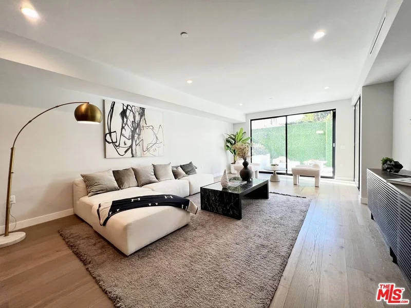 1017 N Croft Avenue 102, Los Angeles, CA 90069