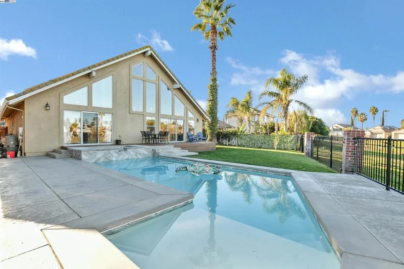 5451 Fairway Ct, Discovery Bay, CA 94505