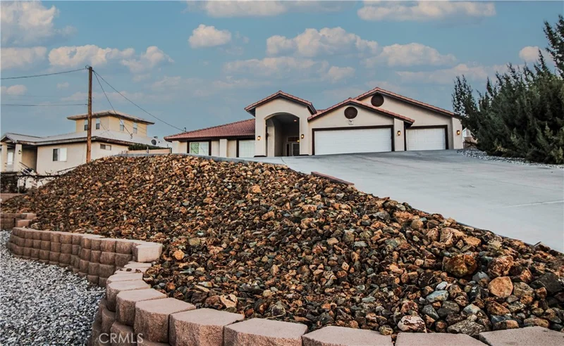 18805 Ranchero Road, Hesperia, CA 92345