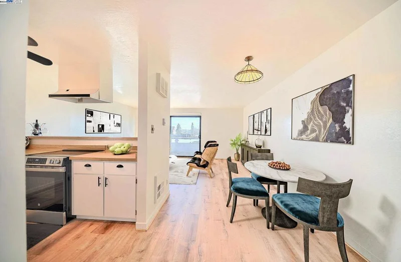 1 Embarcadero 160, Oakland, CA 94607