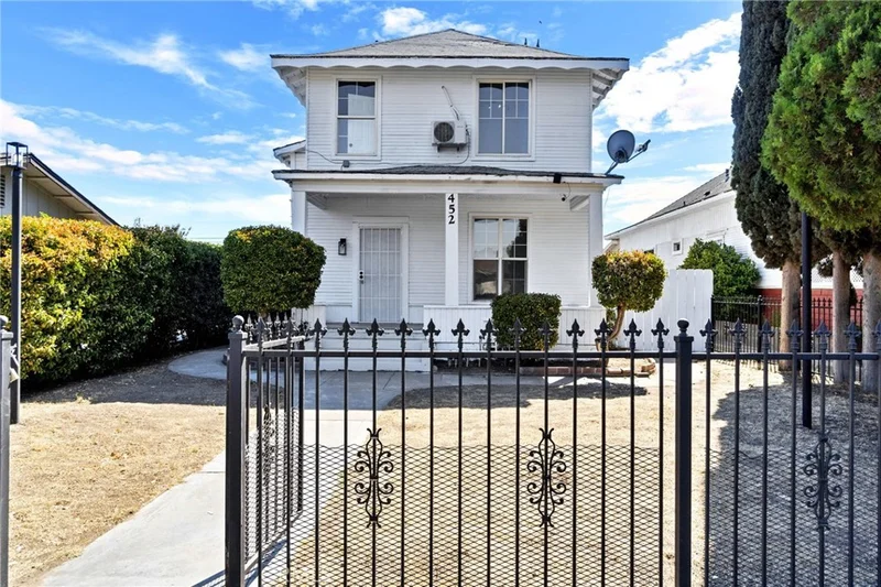452 N Calaveras Street, Fresno, CA 93701