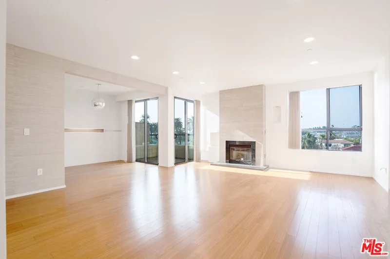 871 Crenshaw Boulevard 403, Los Angeles, CA 90005