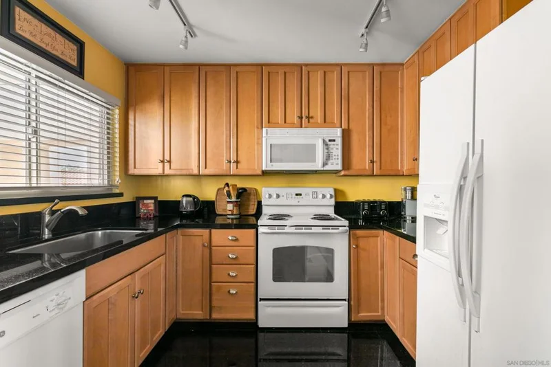 2530 Clairemont Drive 206 photo 2