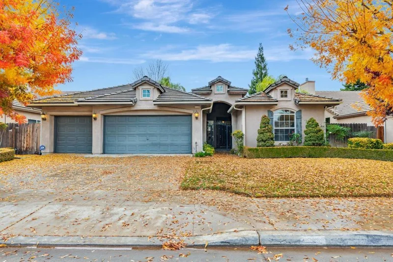 1126 E Royal Dornoch, Fresno, CA 93730