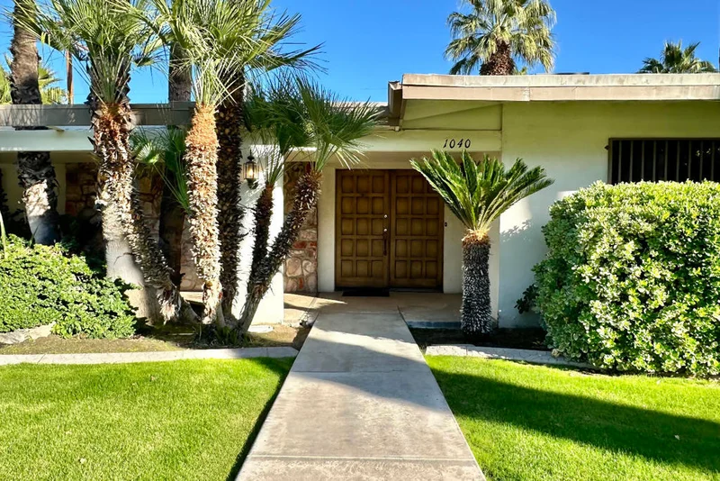 1040 S Sagebrush Road, Palm Springs, CA 92264