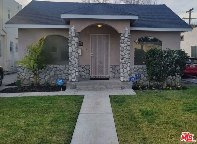 4315 3rd Avenue, Los Angeles, CA 90008