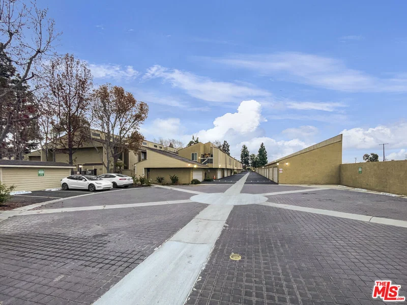 5435 Twin Lakes Drive, Cypress, CA 90630