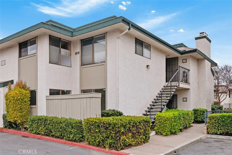 450 W Vermont Avenue 302, Escondido, CA 92025