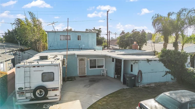 11878 205th Street, Lakewood, CA 90715