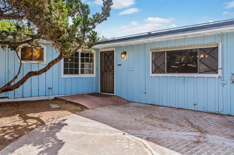 6171 Howell Drive, La Mesa, CA 91942