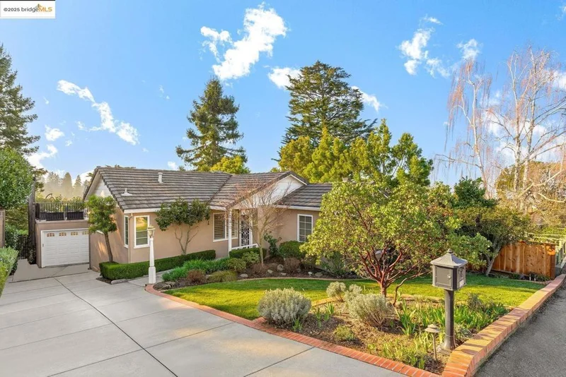 6288 Girvin Dr, Oakland, CA 94611