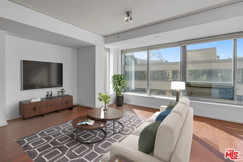 1155 S Grand Avenue 402, Los Angeles, CA 90015