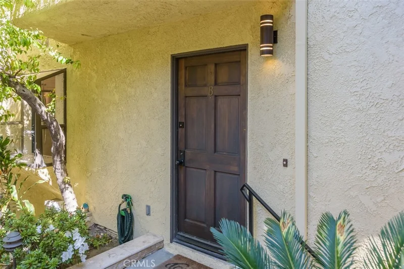 3333 Primera Avenue B, Hollywood Hills East, CA 90068