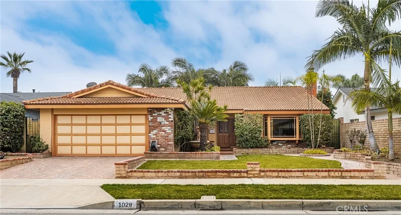 1028 E Mardell Avenue, Orange, CA 92866