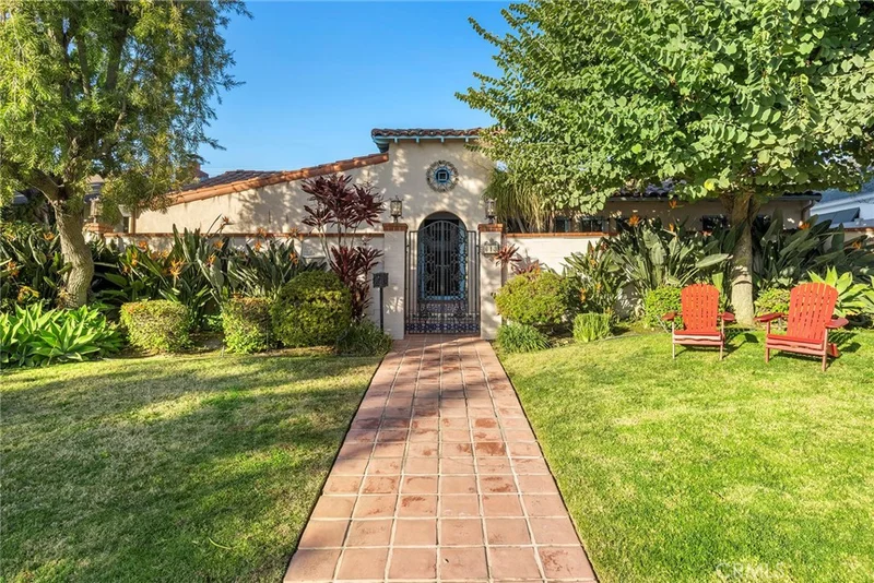 613 W Fern Drive