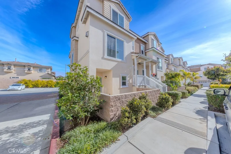 6180 Lincoln Avenue 7, Cypress, CA 90630
