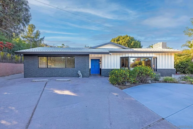 11402 Meadow Creek Rd, El Cajon, CA 92020