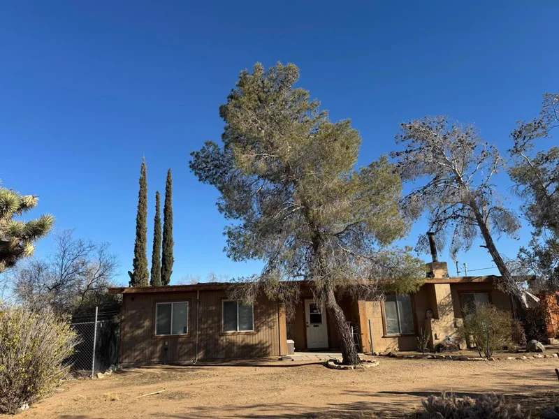 2975 La Habra, Yucca Valley, CA 92284