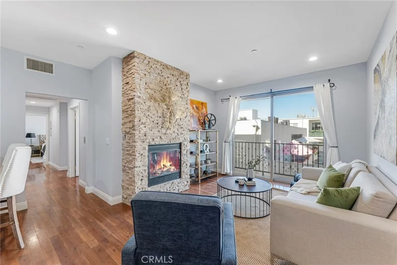 4550 Coldwater Canyon Avenue 303, Studio City, CA 91604