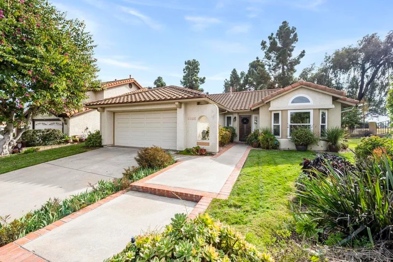 1257 Columbus Way, Vista, CA 92081