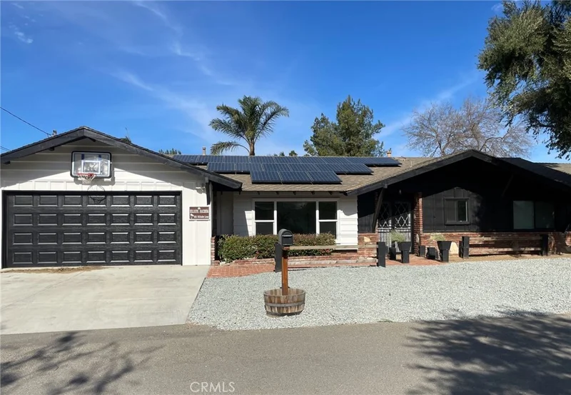 881 Hillside Ln, Norco, CA 92860