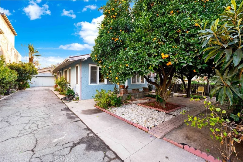 11426 Albers Street, North Hollywood, CA 91601