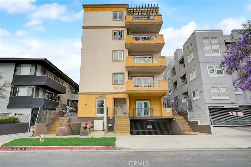 5633 Carlton Way 204, Los Angeles, CA 90028
