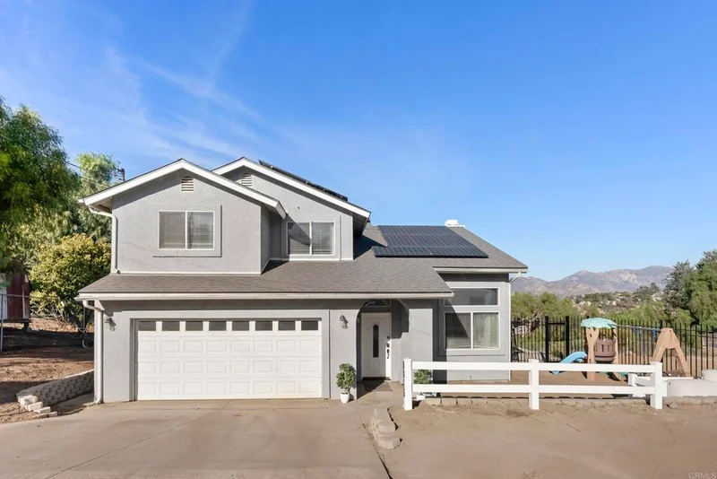 8815 Almond Road, Lakeside, CA 92040