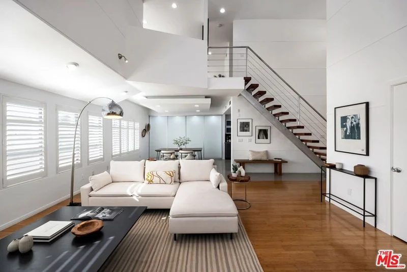 11845 Mayfield Avenue 302, Los Angeles, CA 90049
