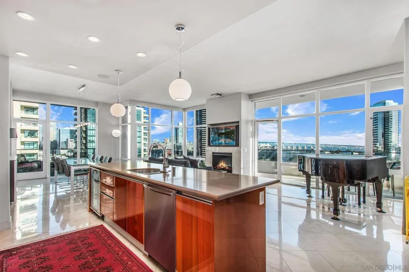 550 Front St 901, San Diego, CA 92101