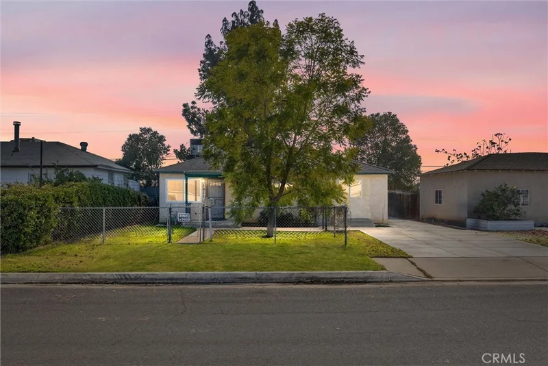 1011 Castaic Avenue, Bakersfield, CA 93308
