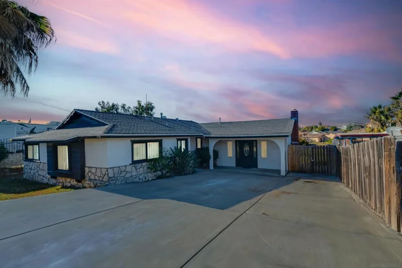 7712 Shadyglade Ln, San Diego, CA 92114